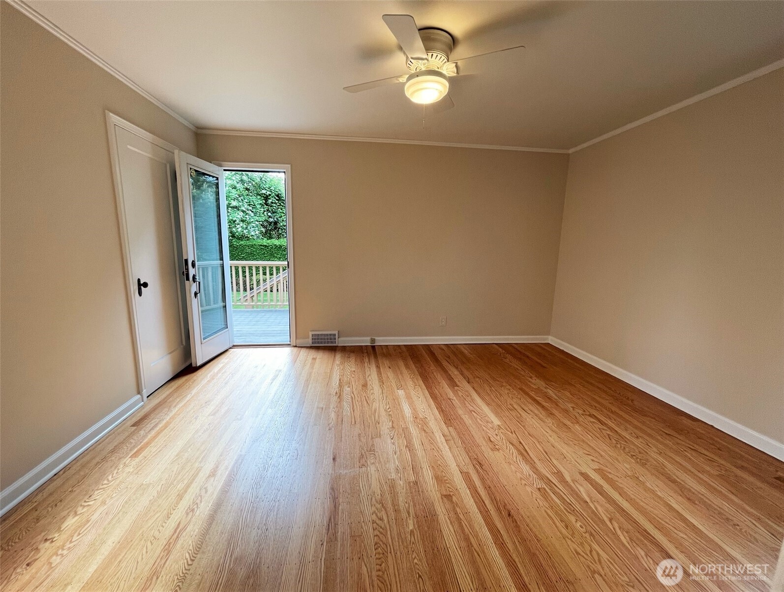 5025 47th Avenue NE, Seattle, WA 98105