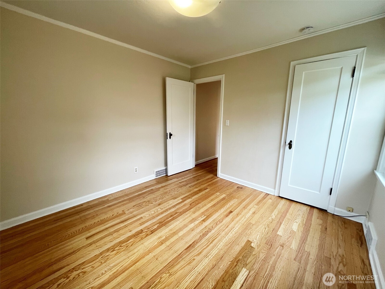 5025 47th Avenue NE, Seattle, WA 98105