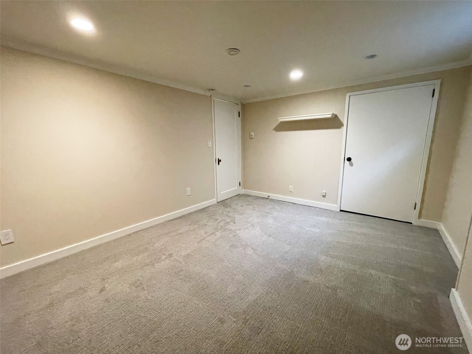 5025 47th Avenue NE, Seattle, WA 98105