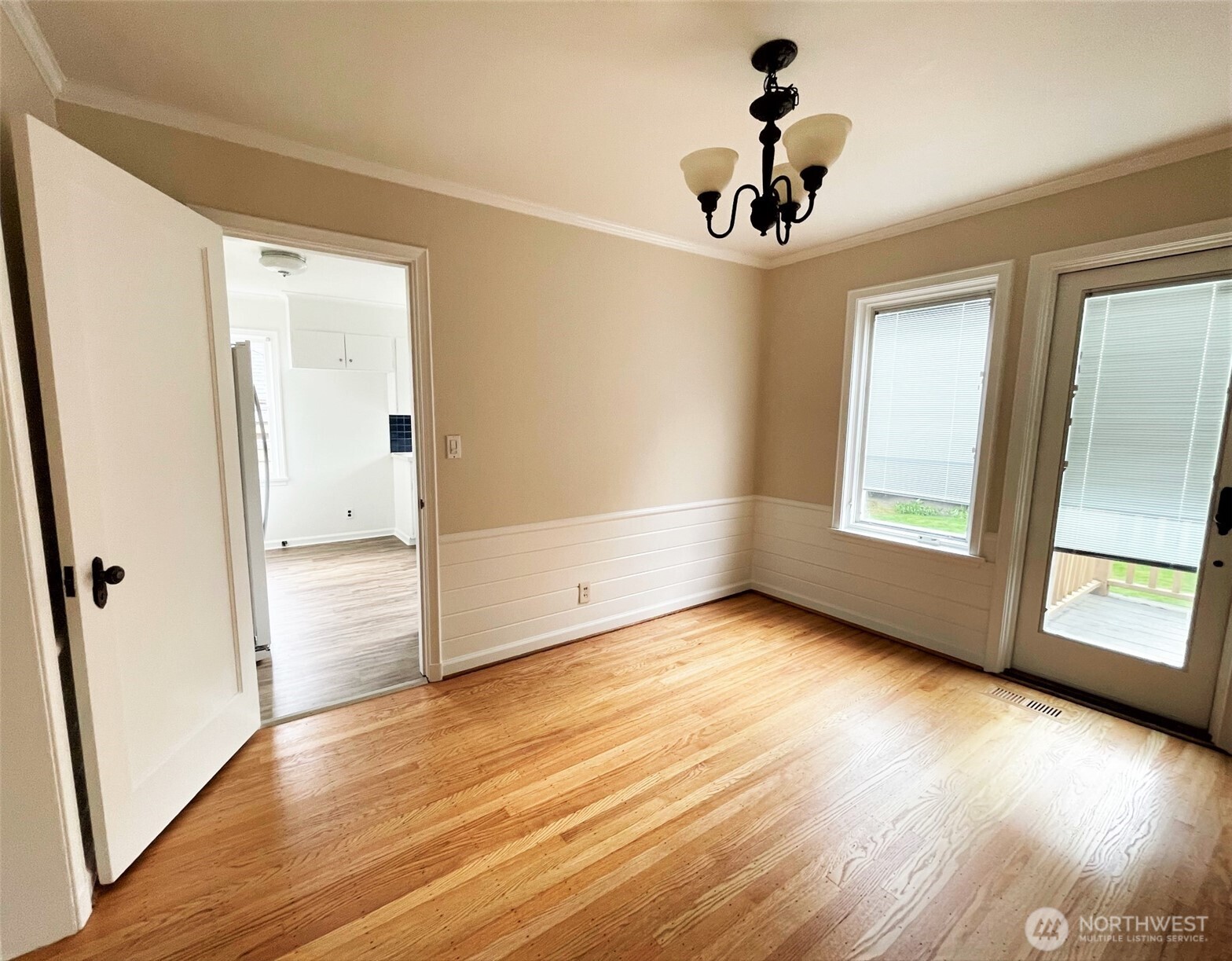 5025 47th Avenue NE, Seattle, WA 98105