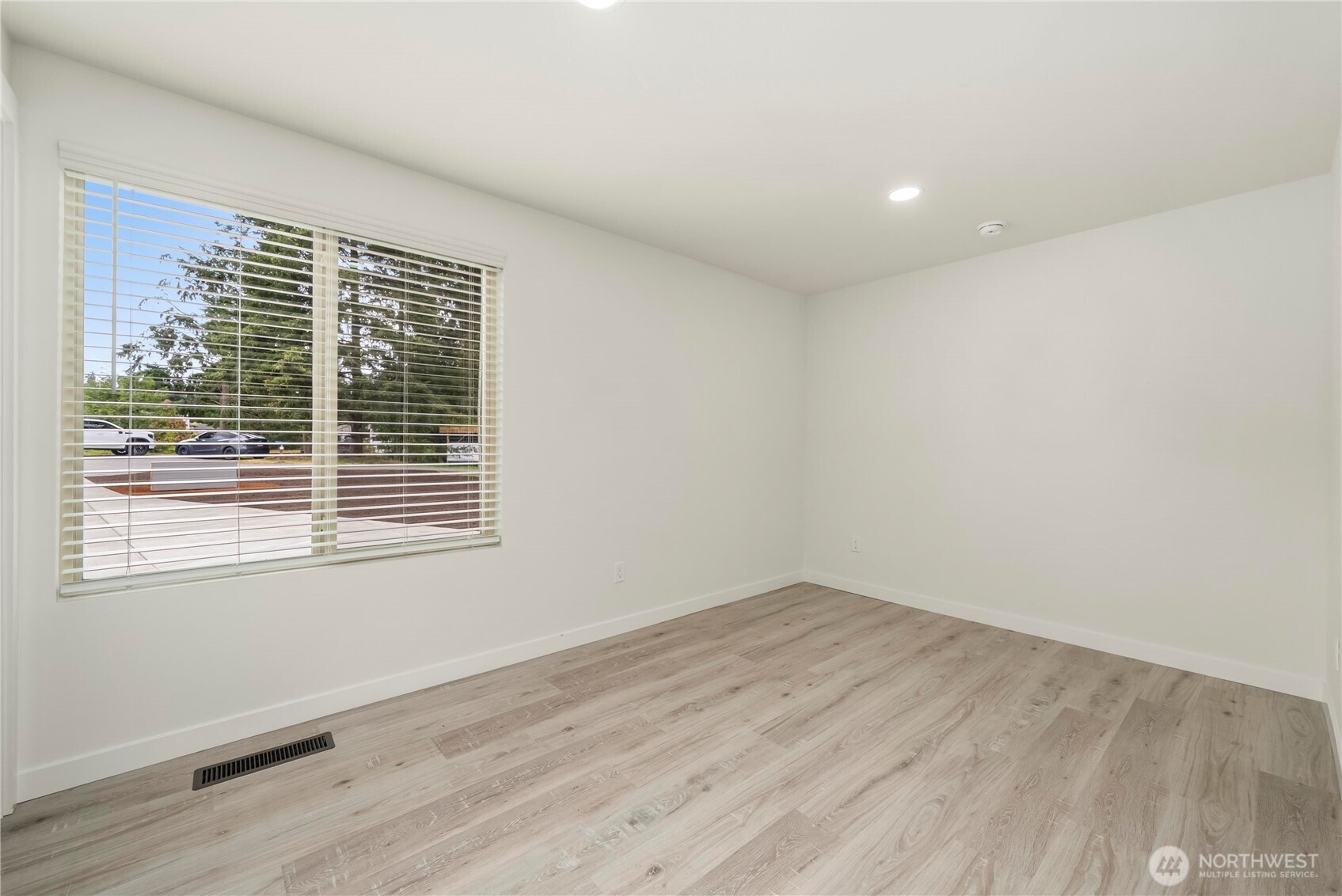 4905 Jenks Point Way E , Lake Tapps, WA 98391