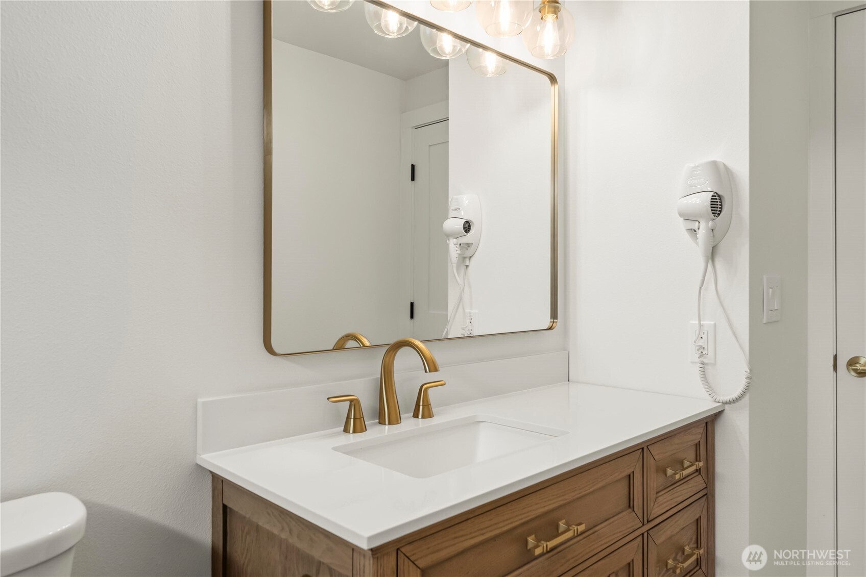 4905 Jenks Point Way E , Lake Tapps, WA 98391
