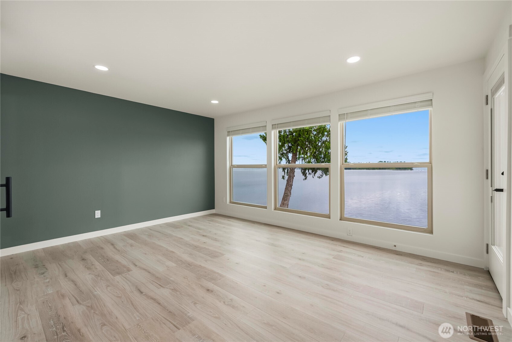 4905 Jenks Point Way E , Lake Tapps, WA 98391