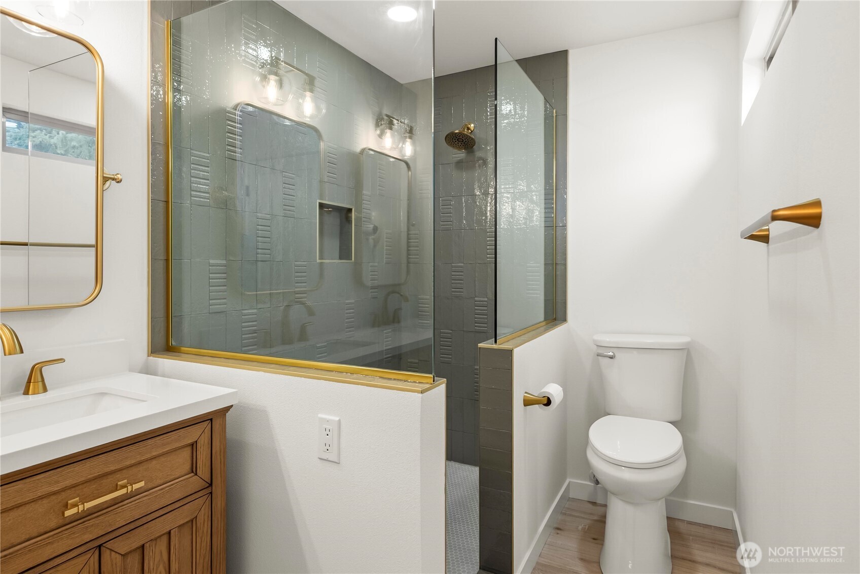 4905 Jenks Point Way E , Lake Tapps, WA 98391