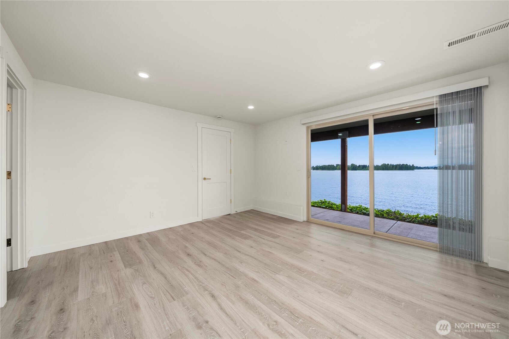 4905 Jenks Point Way E , Lake Tapps, WA 98391
