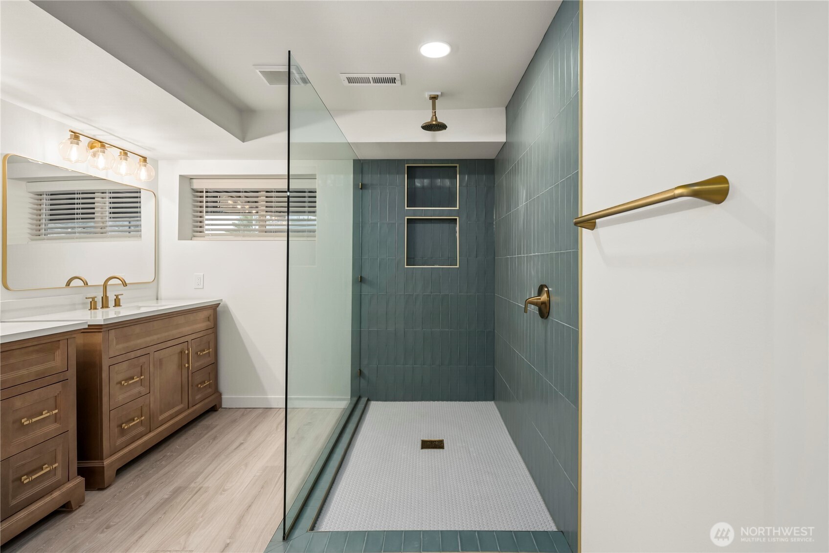 4905 Jenks Point Way E , Lake Tapps, WA 98391