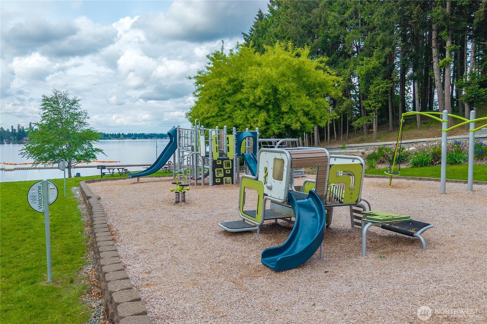 4905 Jenks Point Way E , Lake Tapps, WA 98391