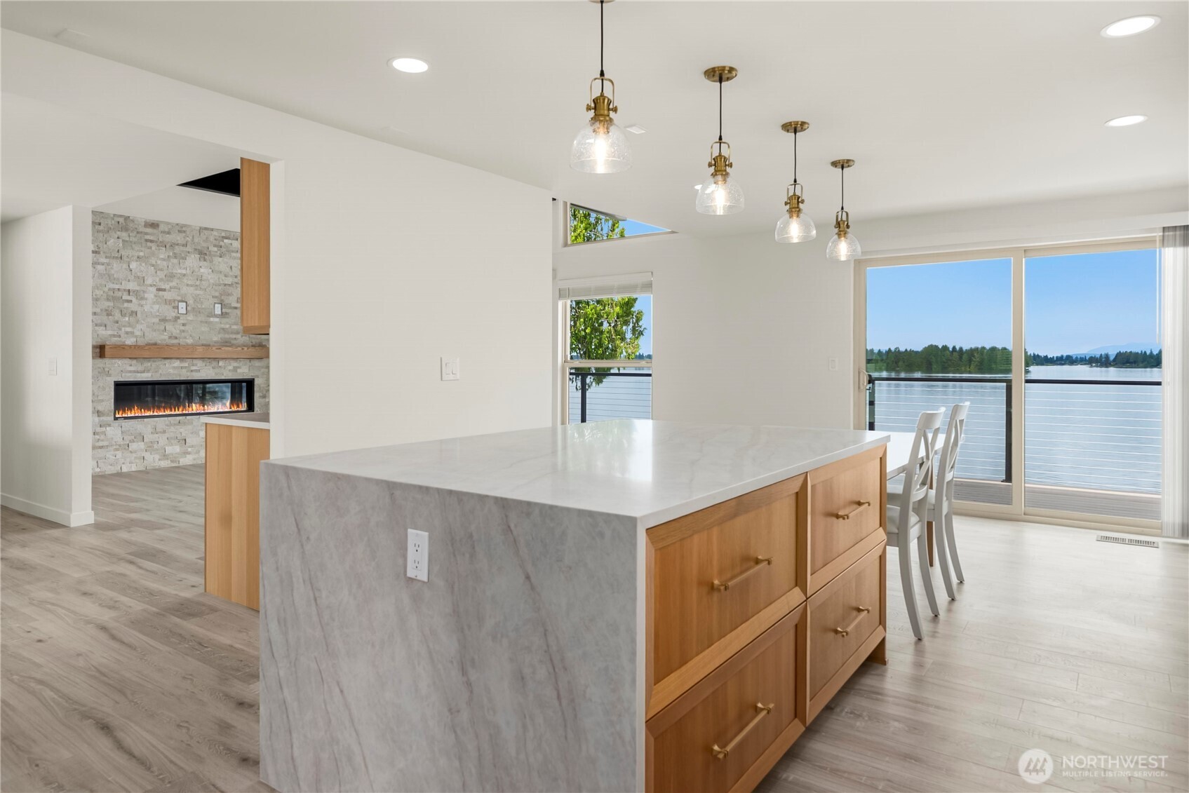 4905 Jenks Point Way E , Lake Tapps, WA 98391