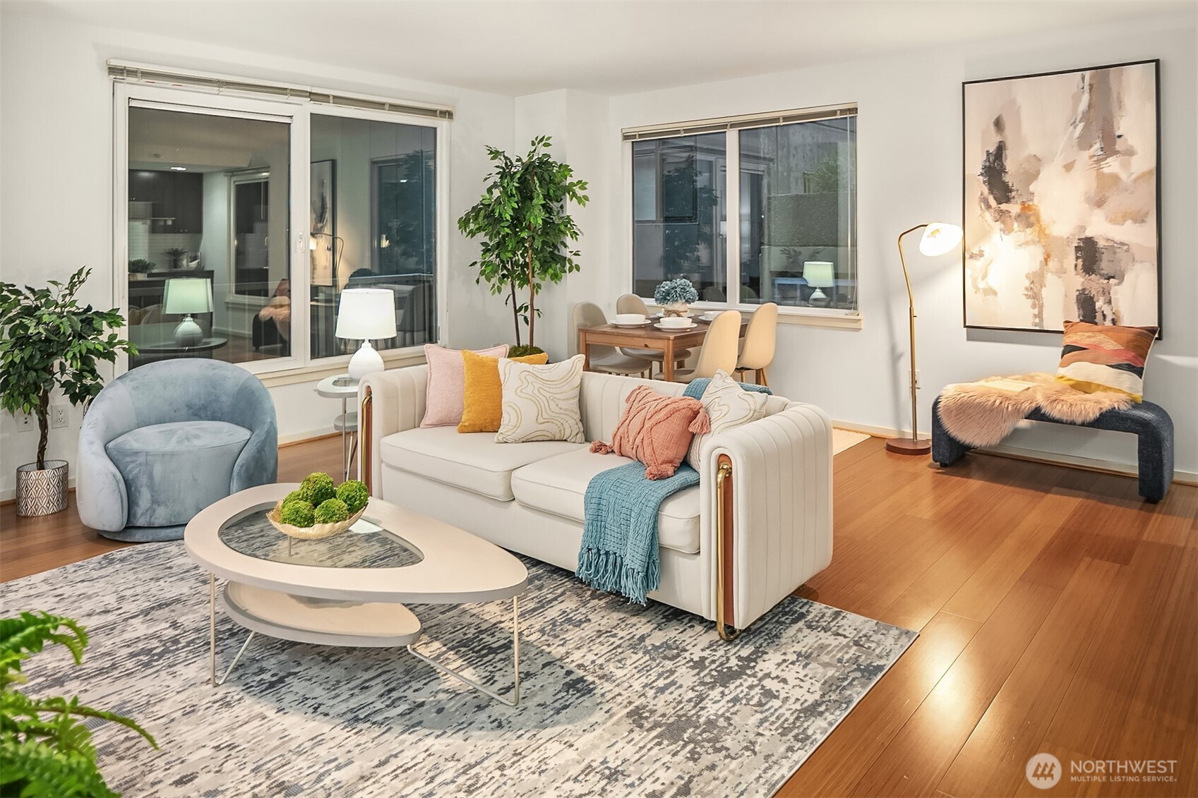 76 Cedar St #405, Seattle, WA 98121