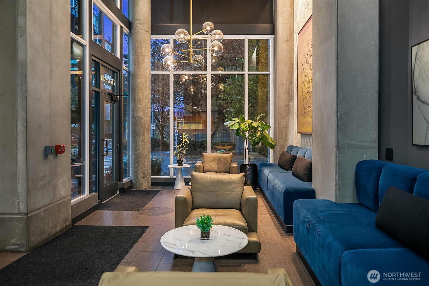 76 Cedar St #405, Seattle, WA 98121