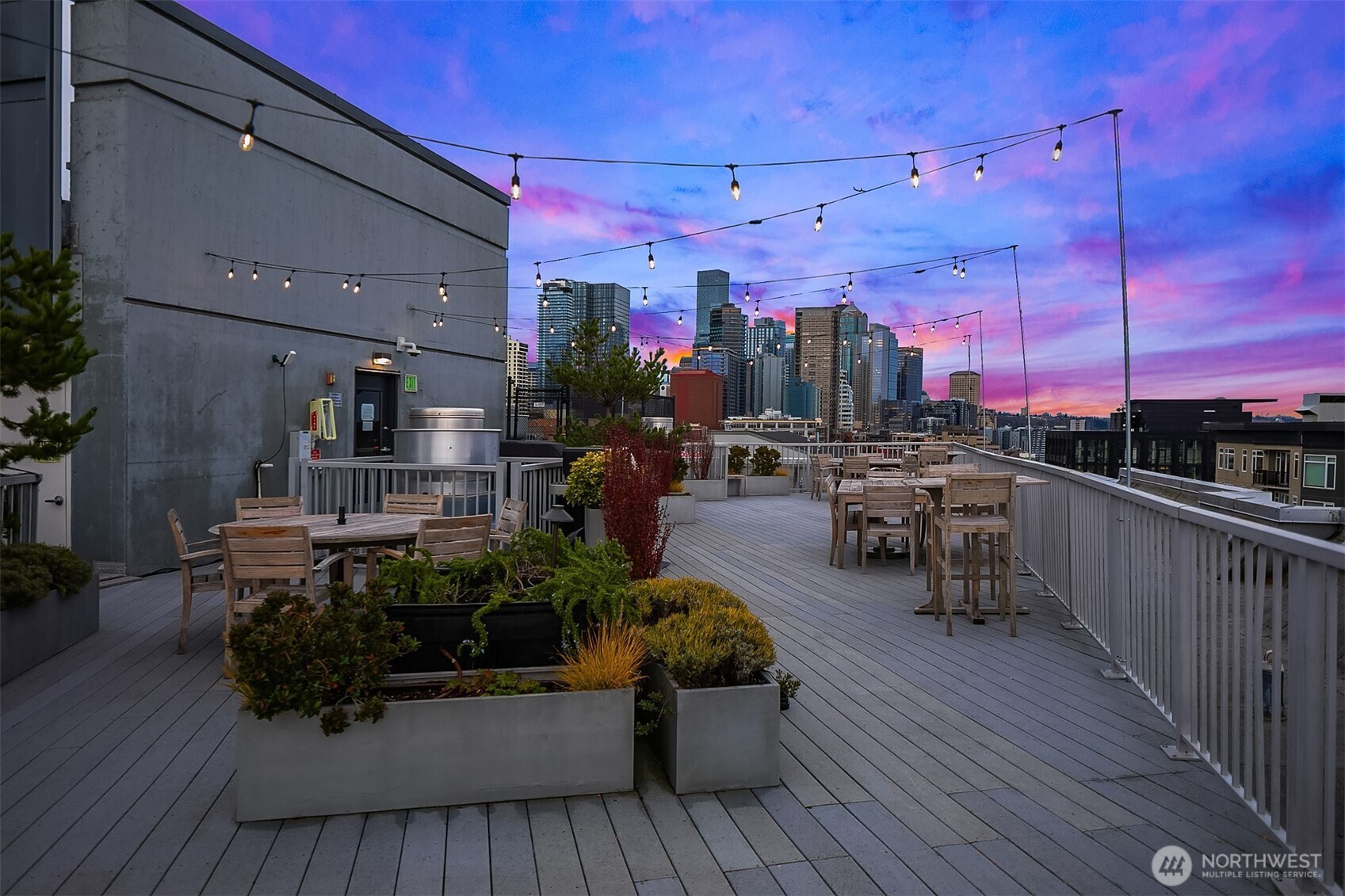 76 Cedar St #405, Seattle, WA 98121