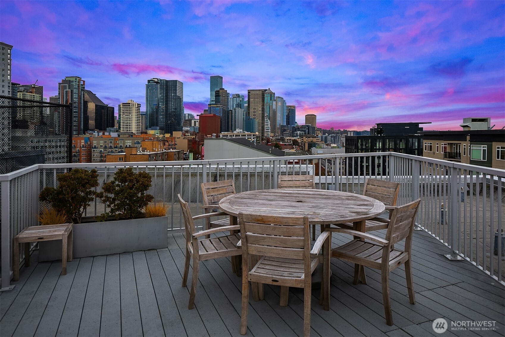 76 Cedar St #405, Seattle, WA 98121