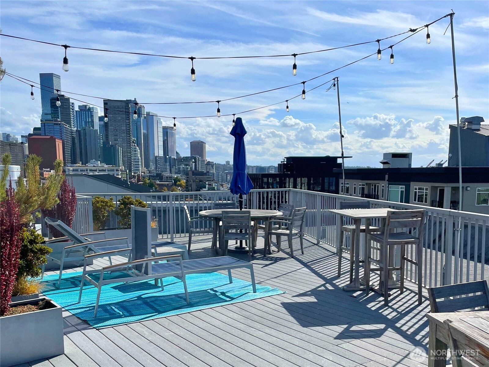 76 Cedar St #405, Seattle, WA 98121