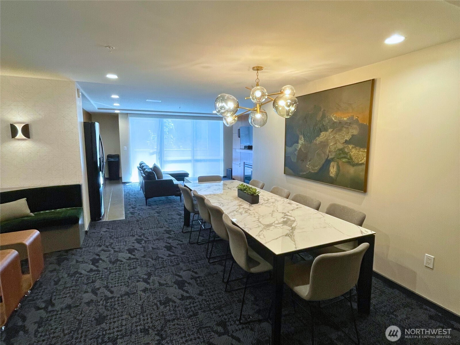 76 Cedar St #405, Seattle, WA 98121