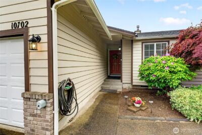 10702 211th Avenue Ct E, Bonney Lake, WA 98391 - Photo 2