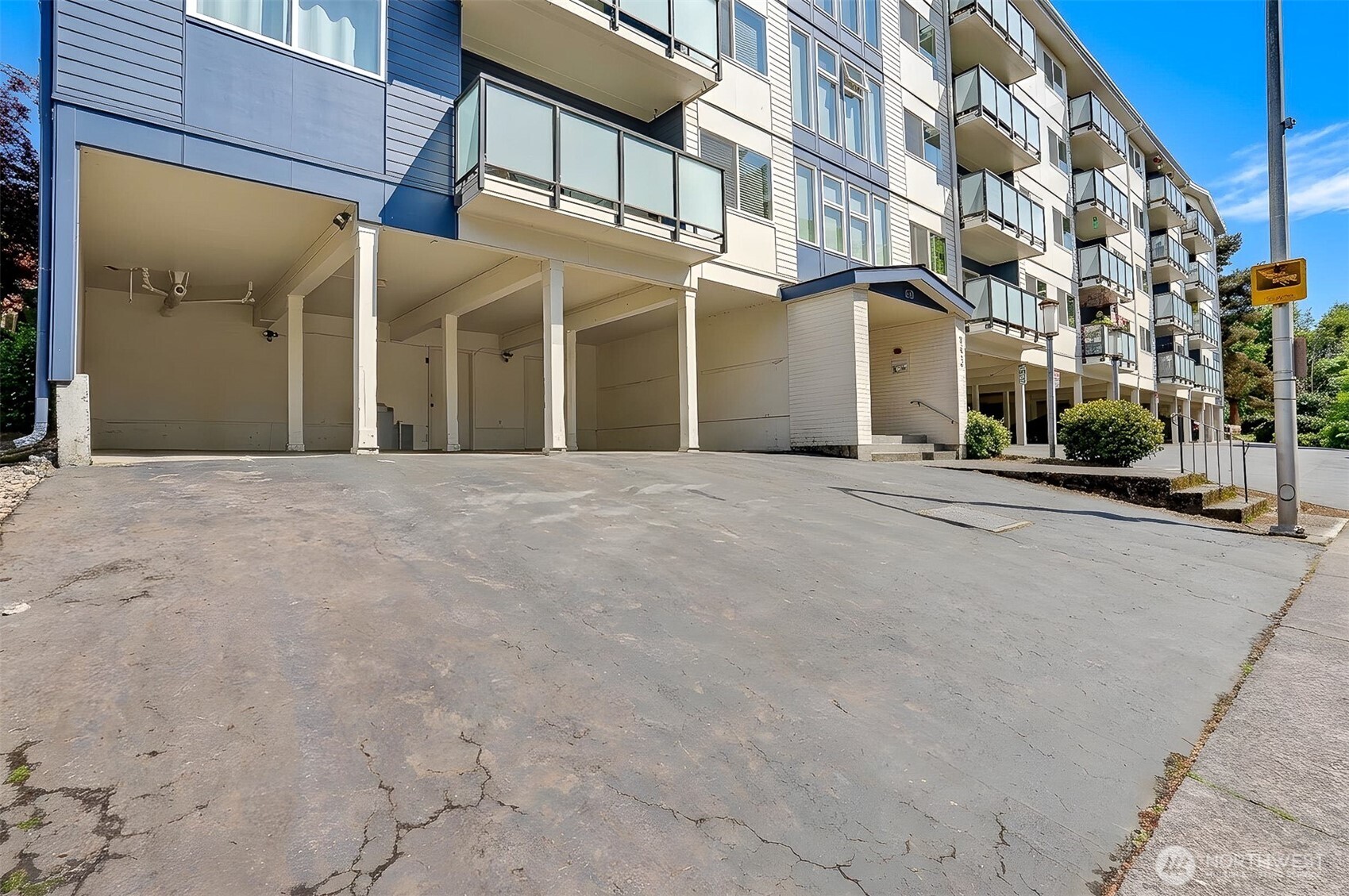 3711 26th Place W #306, Seattle, WA 98199
