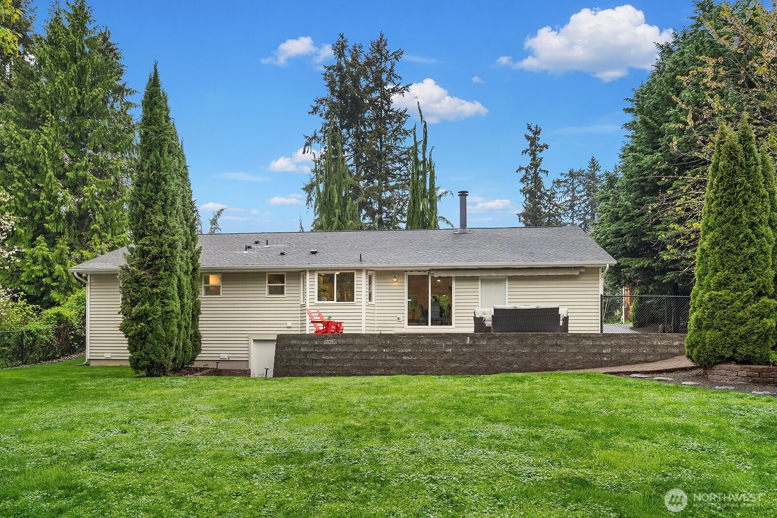 7547 NE 200th Street , Kenmore, WA 98028