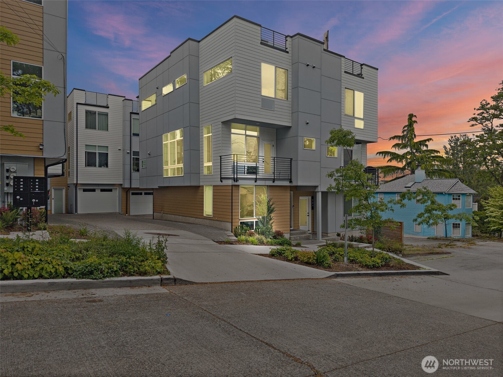 902 N 86th Street , Seattle, WA 98103