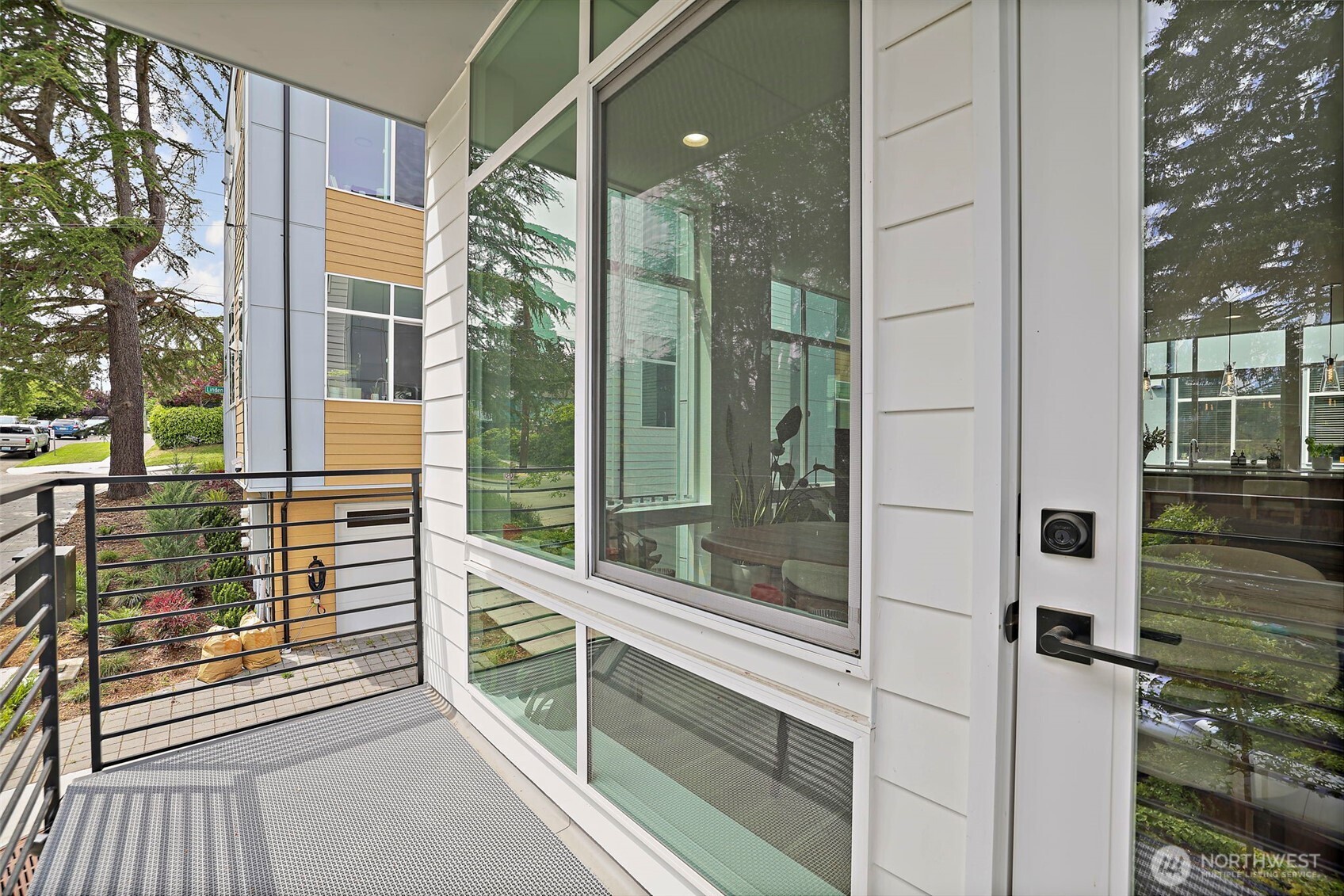 902 N 86th Street , Seattle, WA 98103