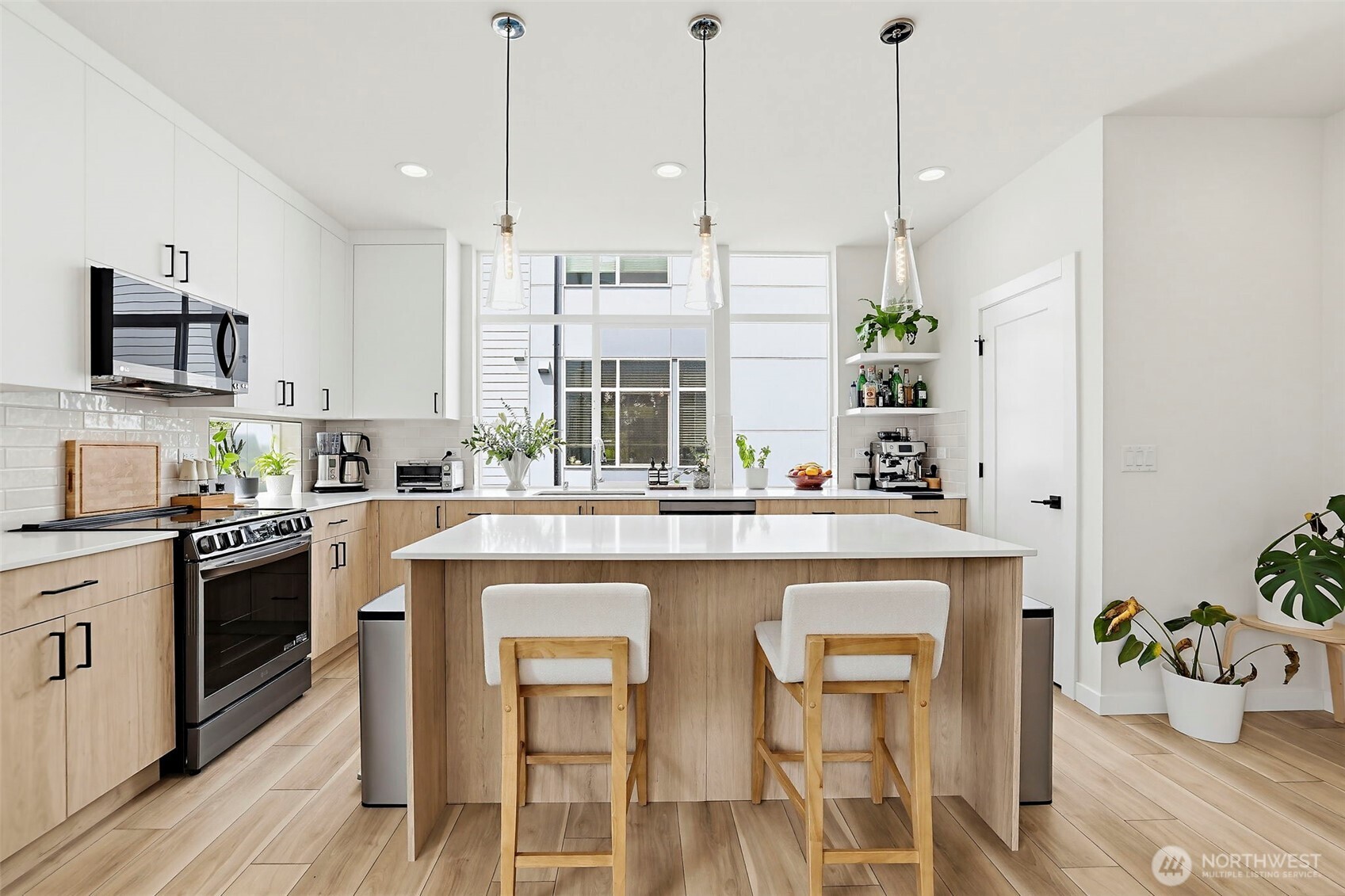 902 N 86th Street , Seattle, WA 98103
