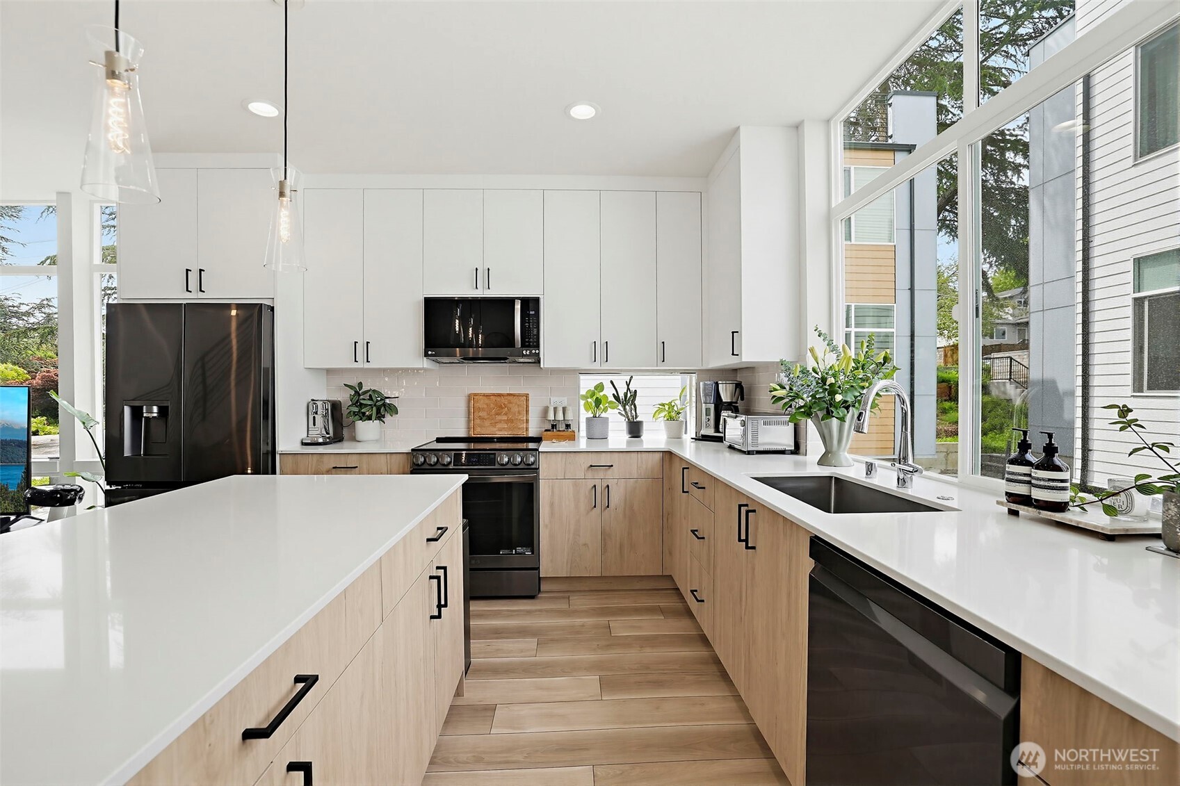 902 N 86th Street , Seattle, WA 98103