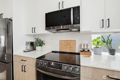 902 N 86th Street , Seattle, WA 98103 - Photo 10