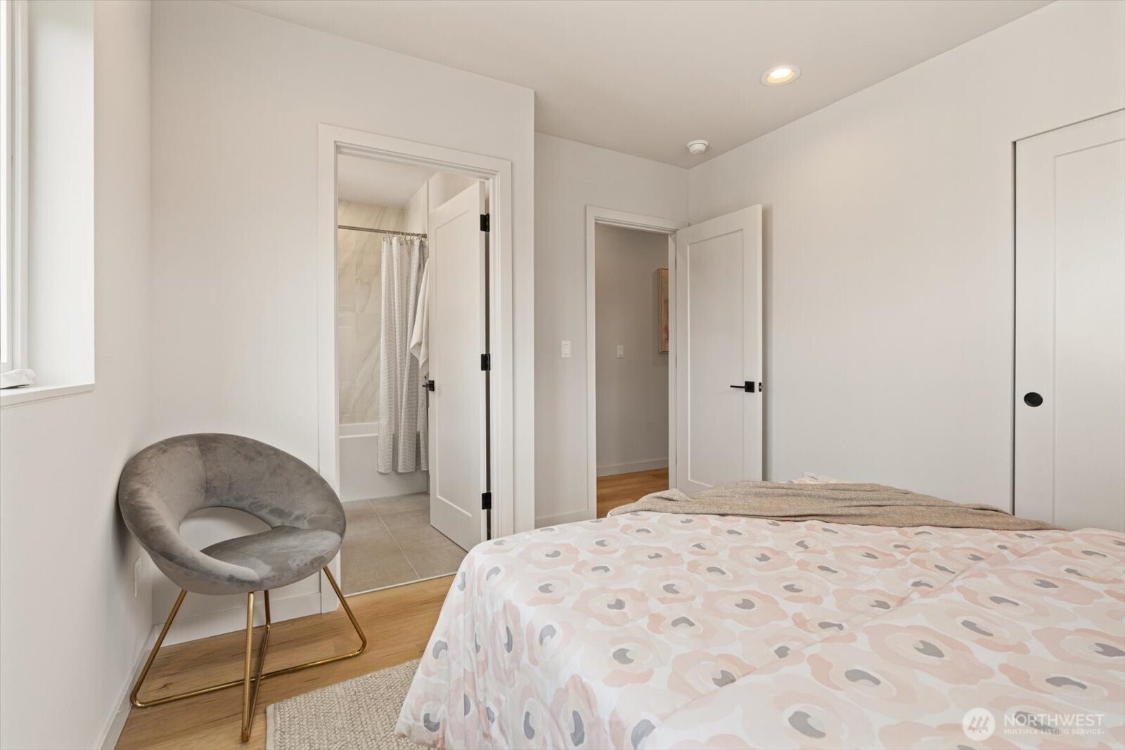 1133 NW 60th Street #B, Seattle, WA 98107