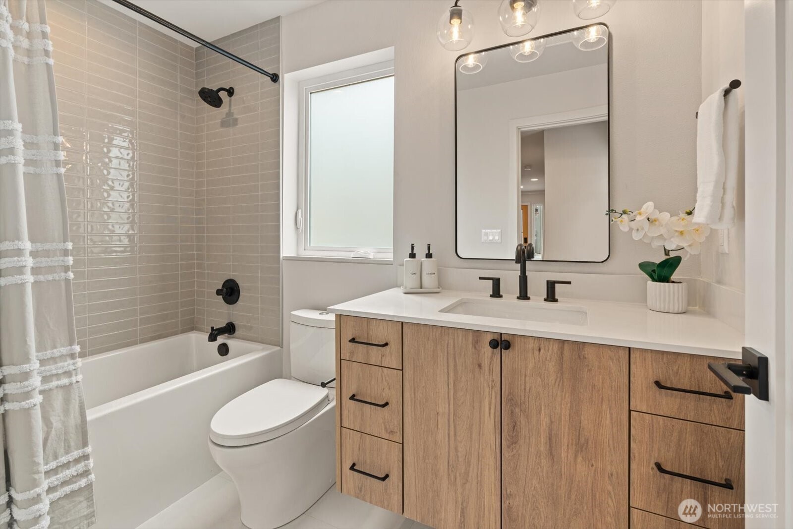 1133 NW 60th Street #B, Seattle, WA 98107
