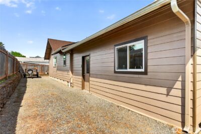 12215 34th Street Ct E, Edgewood, WA 98372 - Photo 4
