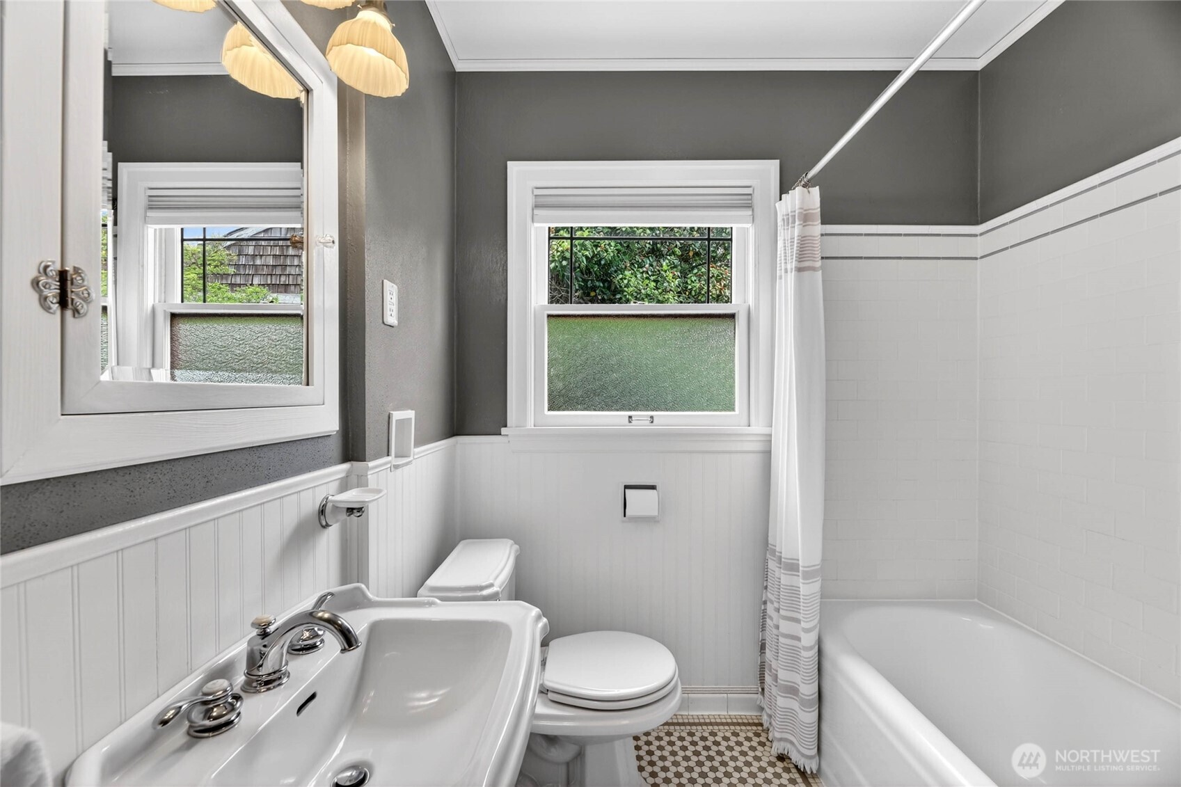 4036 44th Avenue SW, Seattle, WA 98116