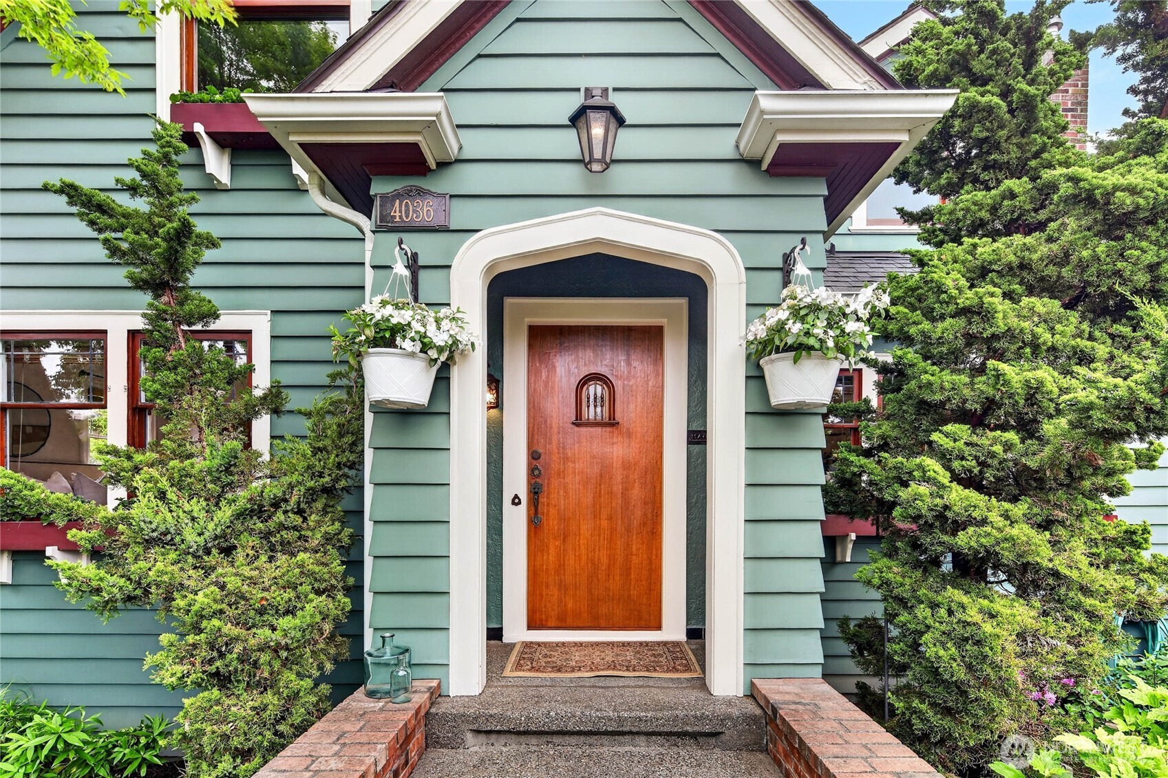 4036 44th Avenue SW, Seattle, WA 98116