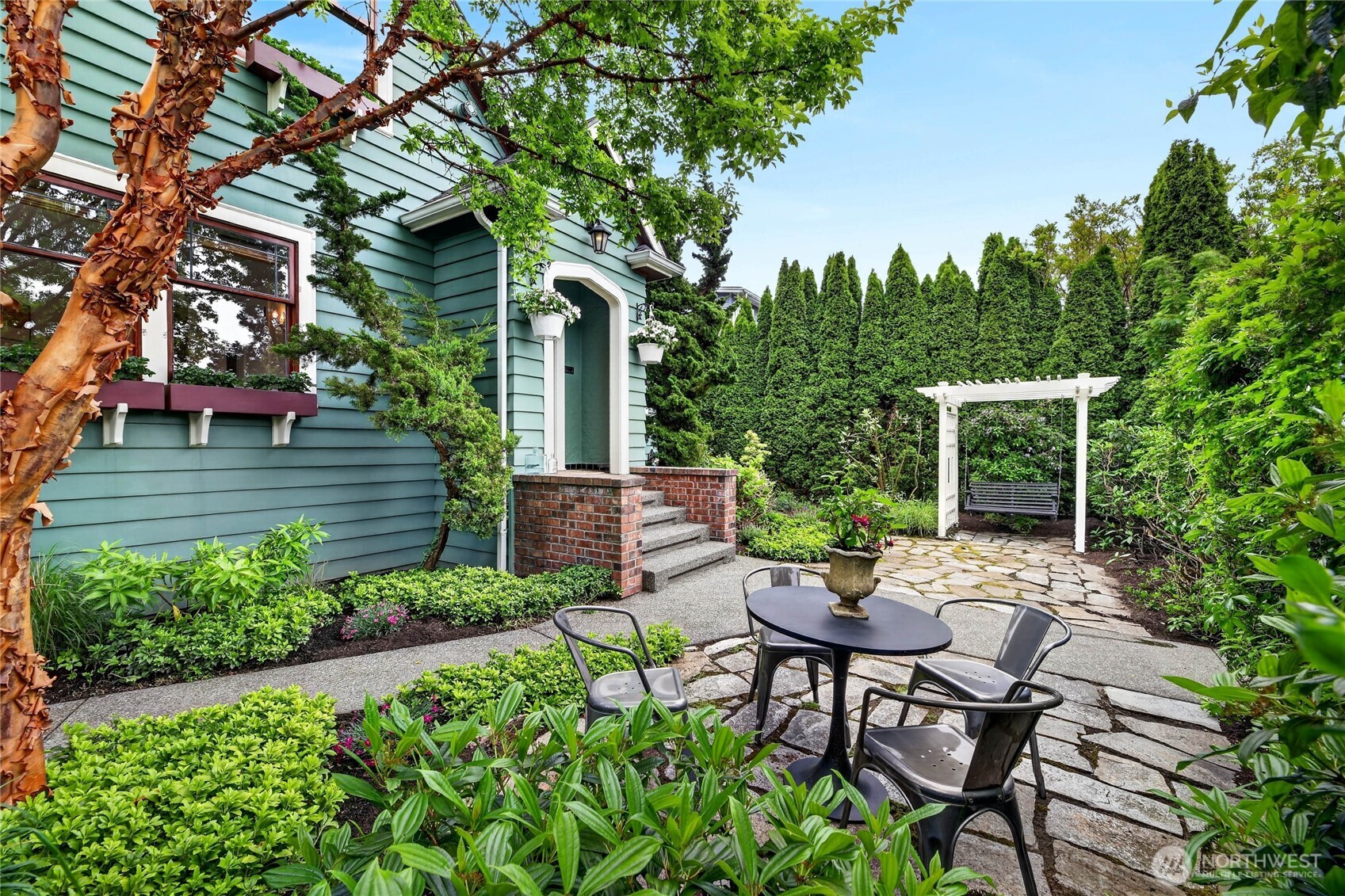 4036 44th Avenue SW, Seattle, WA 98116