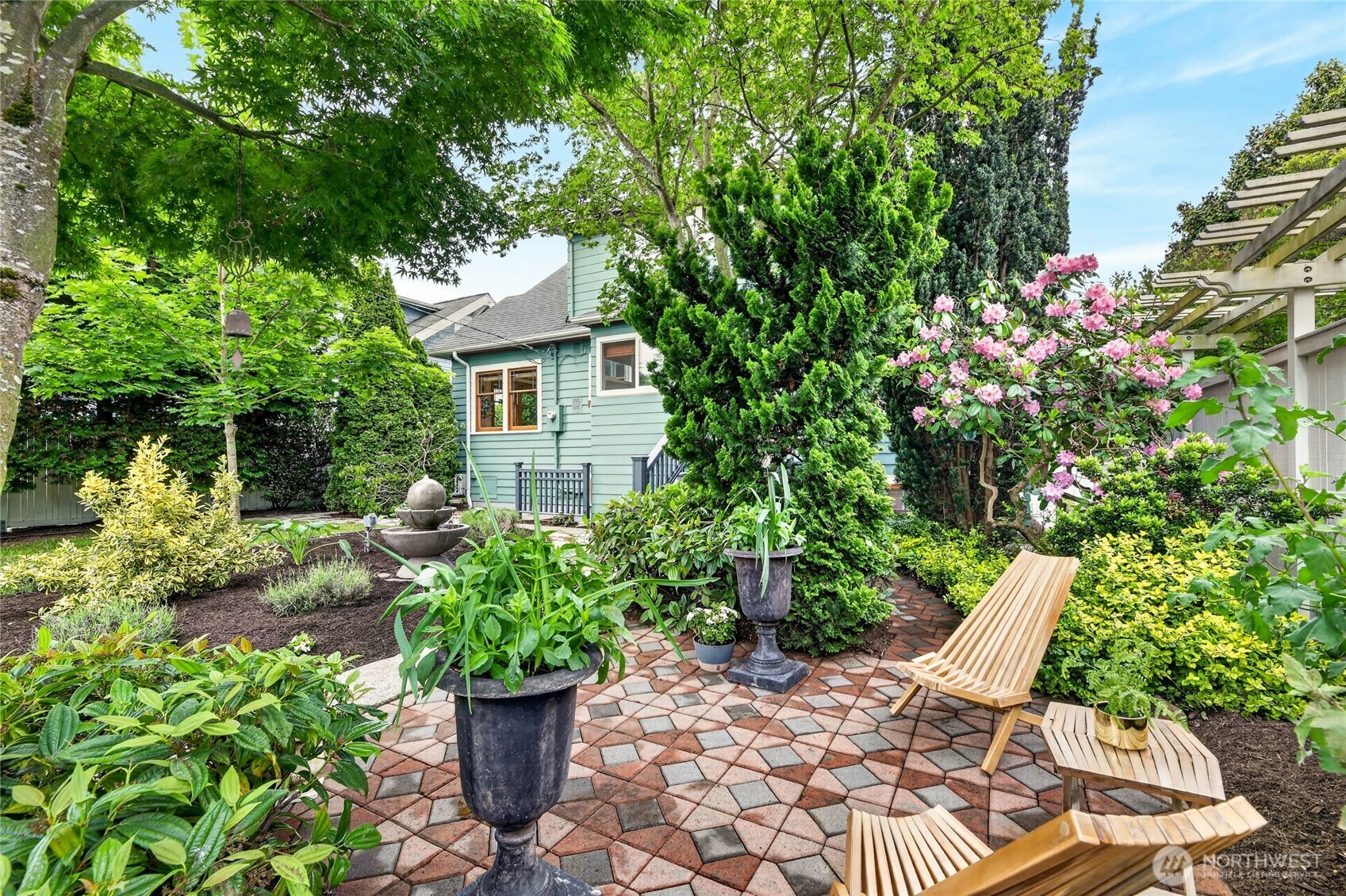 4036 44th Avenue SW, Seattle, WA 98116