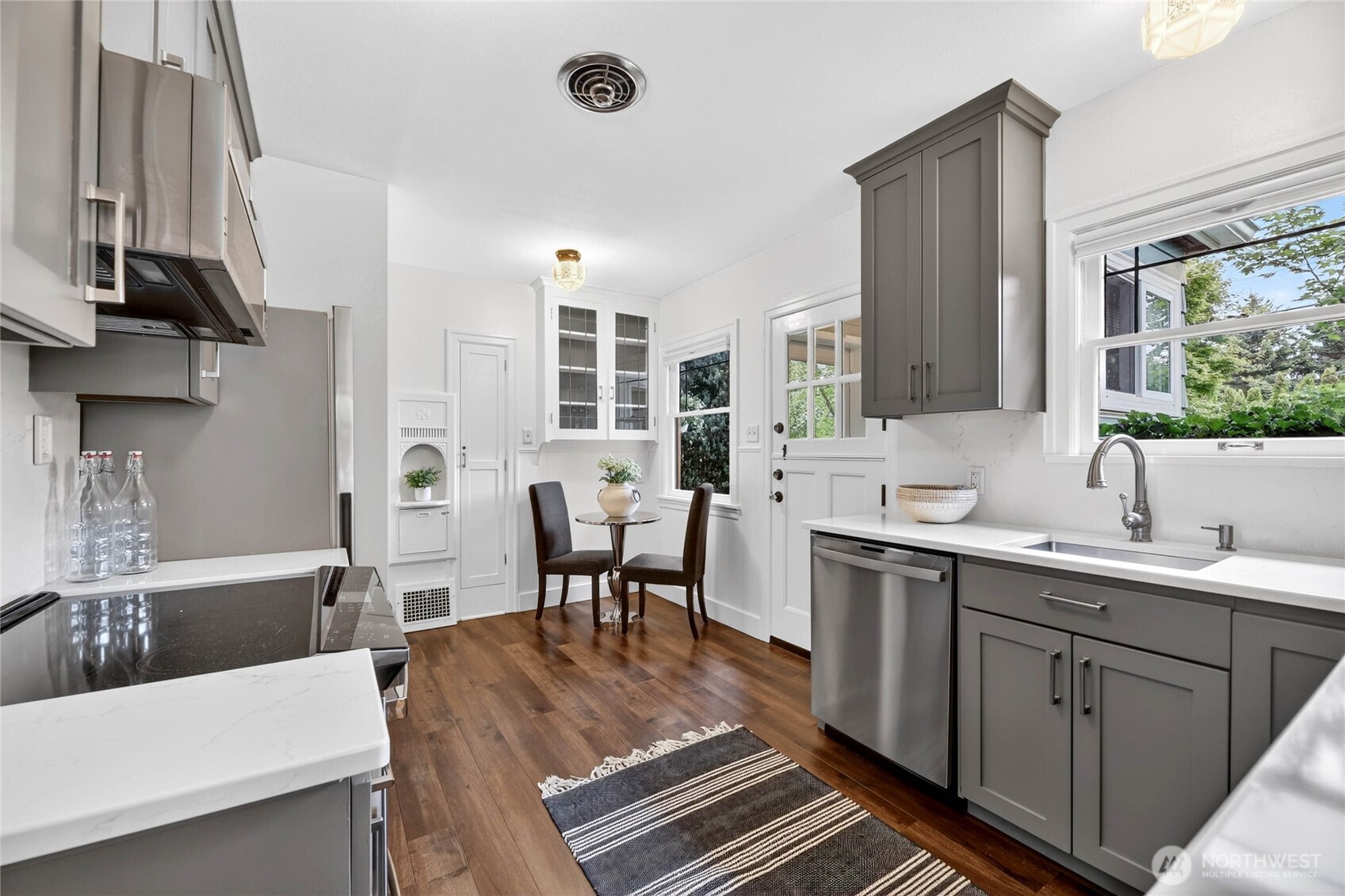 4036 44th Avenue SW, Seattle, WA 98116