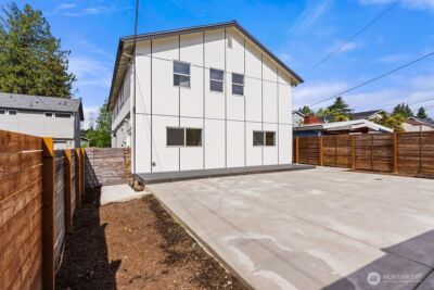 8327 44th Avenue S, Seattle, WA 98118-2740 - Photo 2