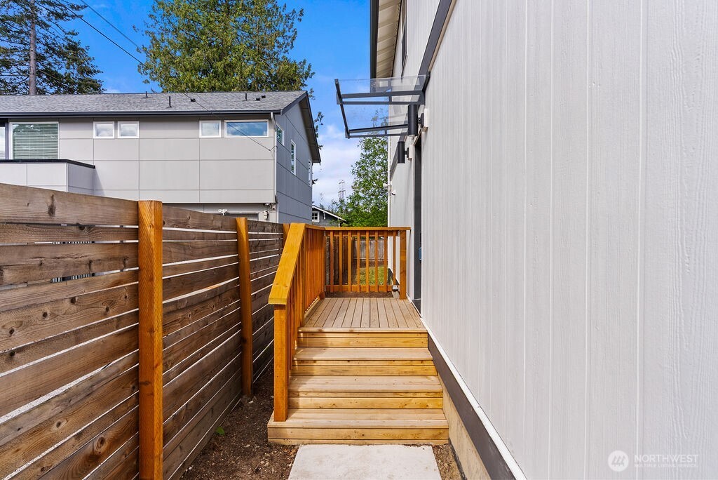 8327 44th Avenue S, Seattle, WA 98118-2740
