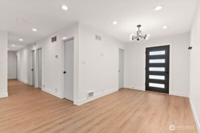8327 44th Avenue S, Seattle, WA 98118-2740 - Photo 8