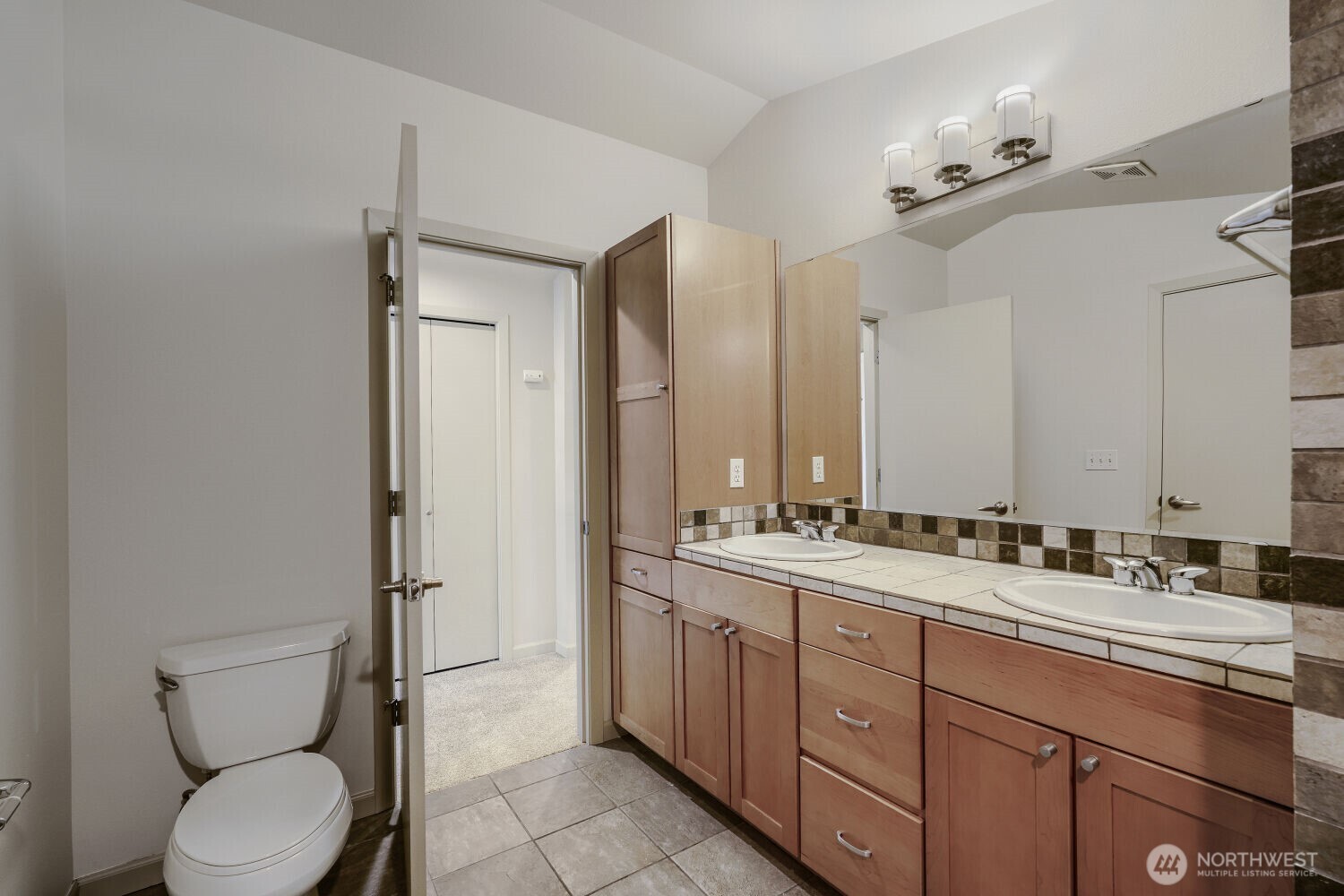 5015 37th Avenue S #B, Seattle, WA 98118