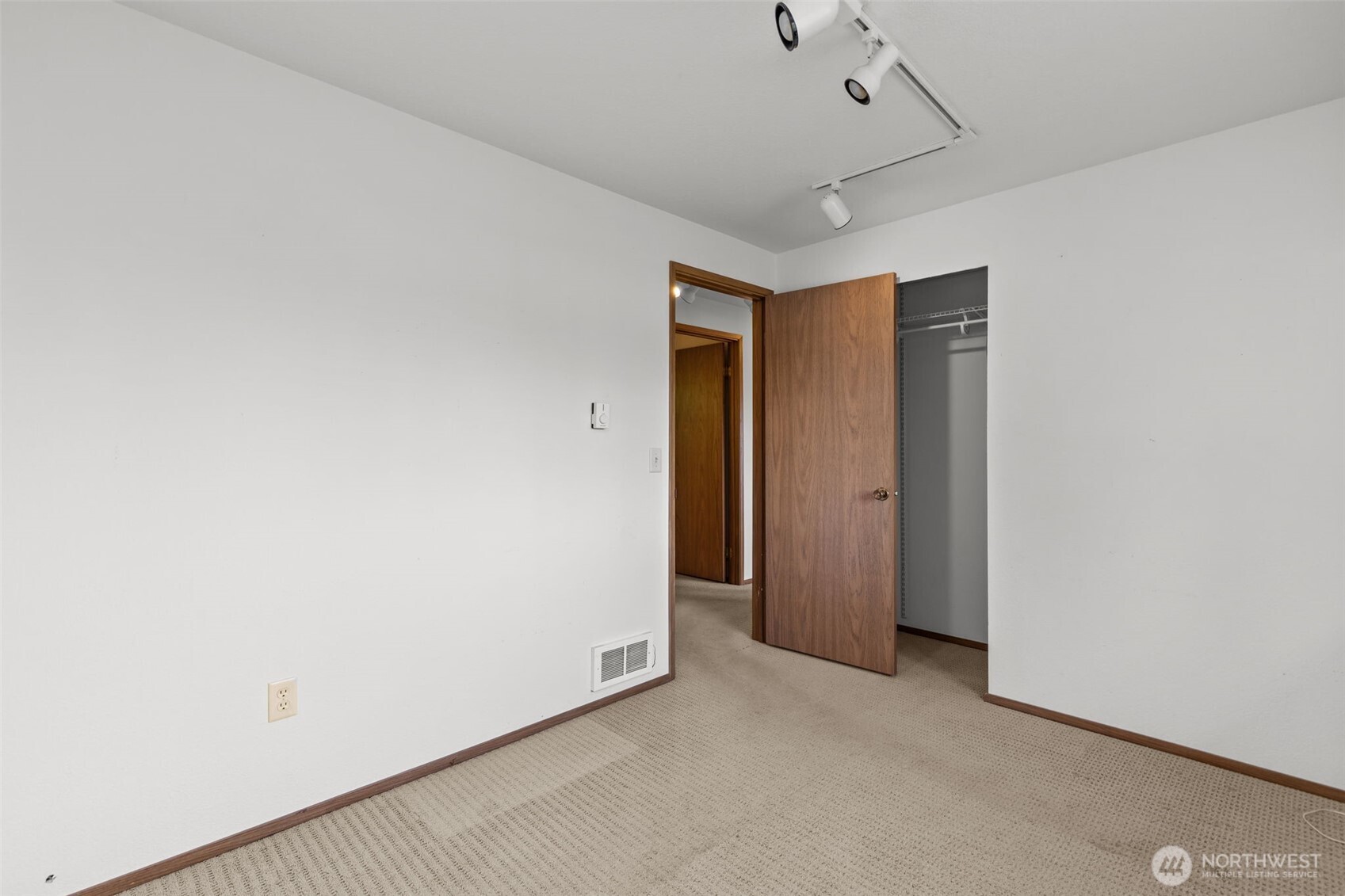 8111 NE 157th , Kenmore, WA 98028