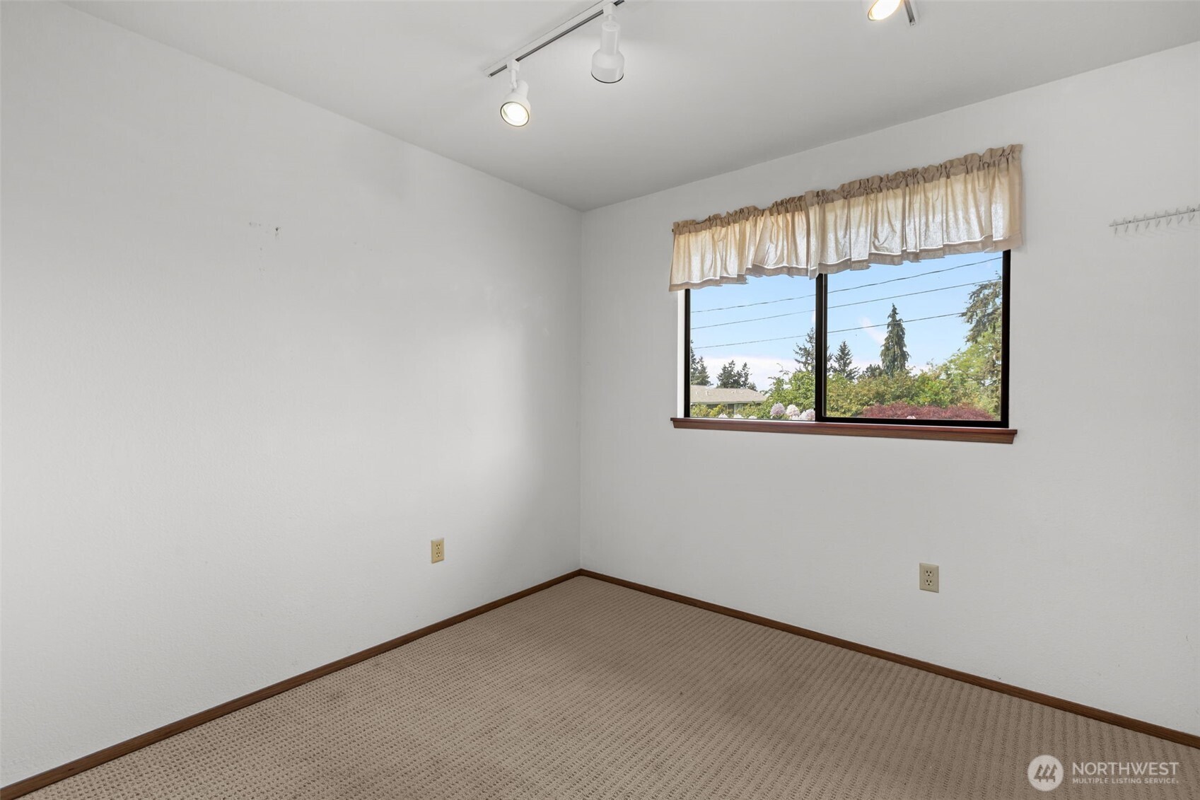 8111 NE 157th , Kenmore, WA 98028