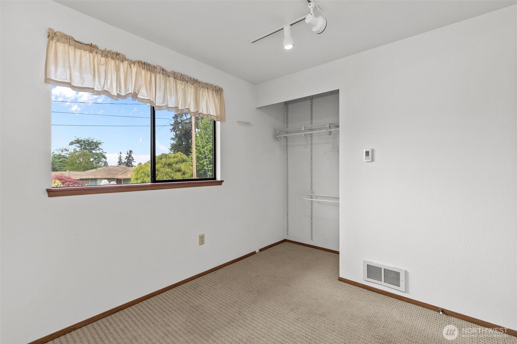 8111 NE 157th , Kenmore, WA 98028