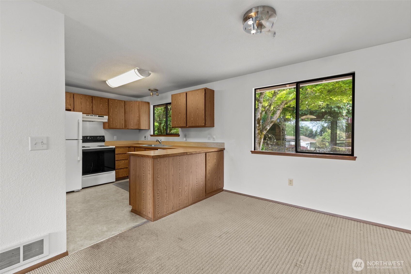 8111 NE 157th , Kenmore, WA 98028