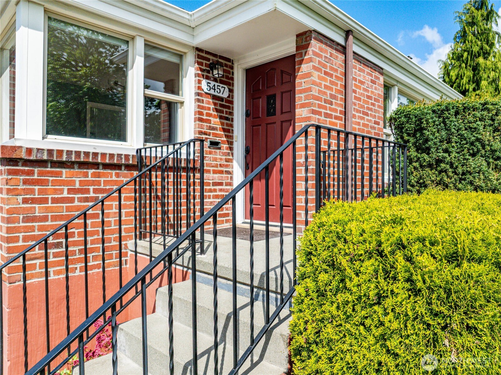 5457 35th Avenue SW, Seattle, WA 98126