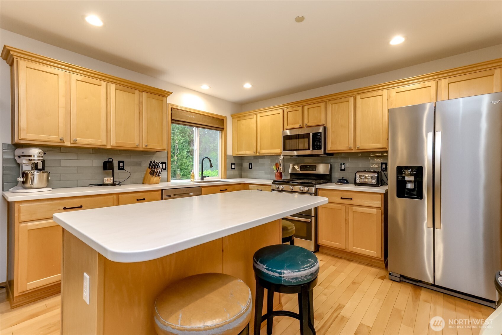 1502 Jensen Avenue , Dupont, WA 98327