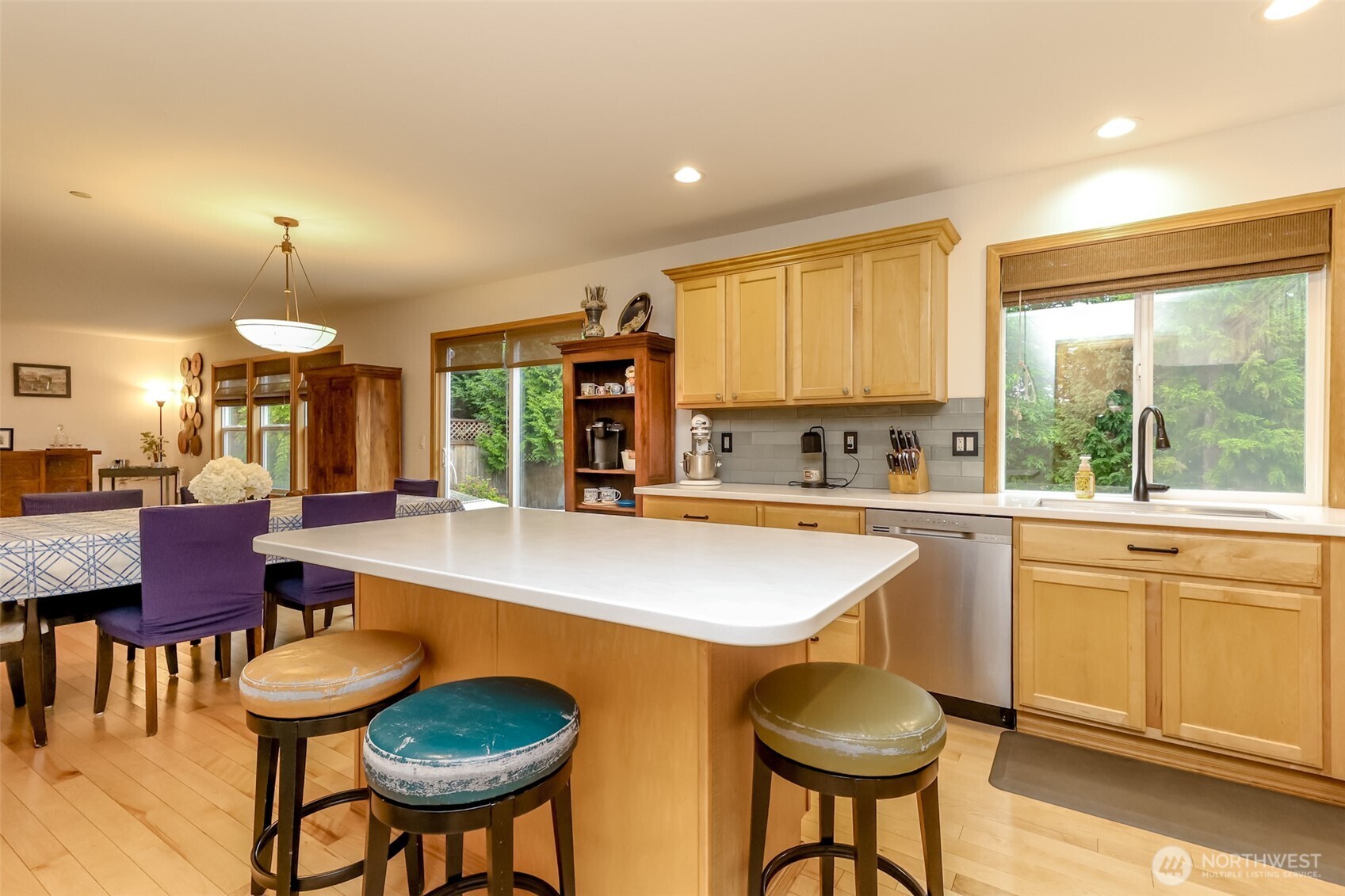 1502 Jensen Avenue , Dupont, WA 98327