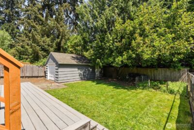 14032 Stone Avenue N, Seattle, WA 98133 - Photo 17