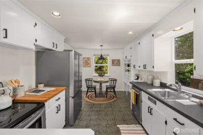 14032 Stone Avenue N, Seattle, WA 98133 - Photo 6