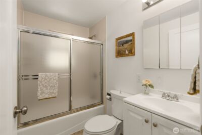 14032 Stone Avenue N, Seattle, WA 98133 - Photo 8