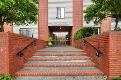 2858 32ND Avenue W #106, Seattle, WA 98199 - Photo 1