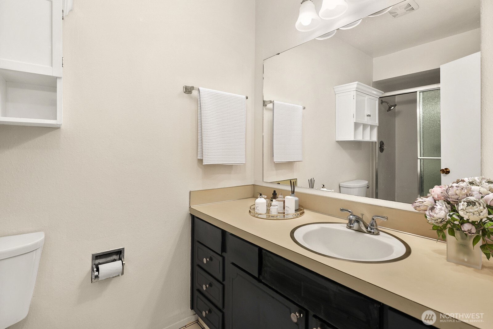 2858 32ND Avenue W #106, Seattle, WA 98199